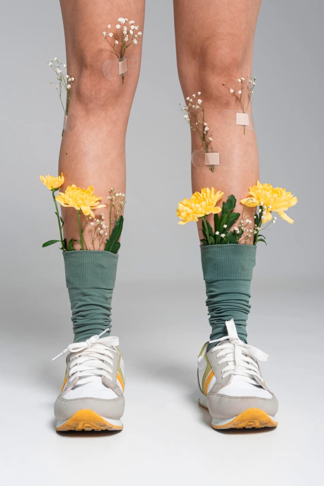 Jambes en mouvement illustrant la prévention de la phlébite